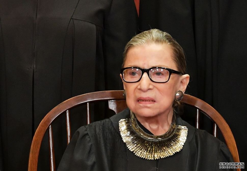 杏耀刷流水 Ruth Bader Ginsberg刚刚完成了另一项癌症治疗，现在她可以出院了。